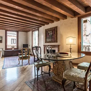 Apartment La Fenice Double Canal View 