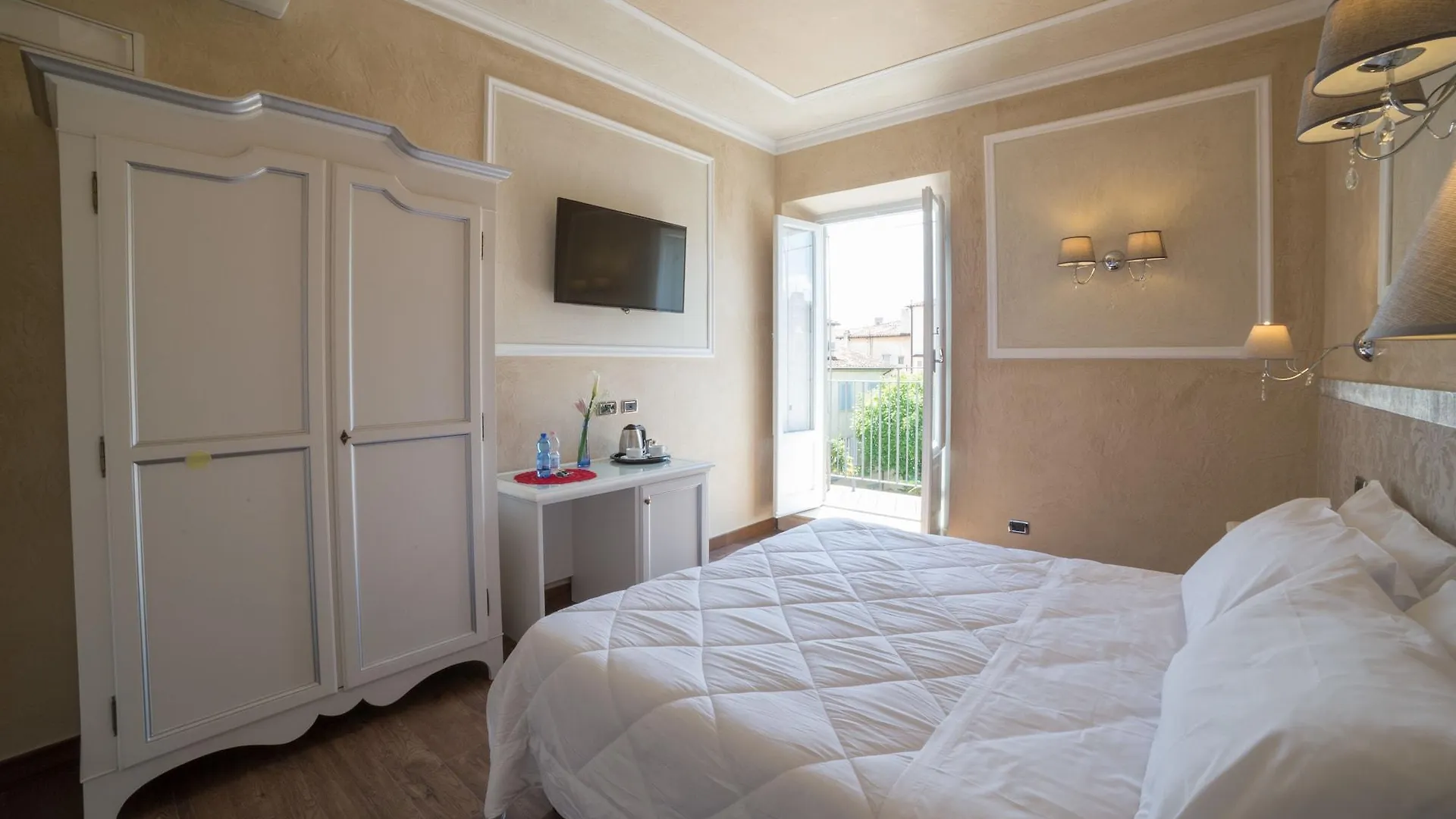 Hotel California Florence