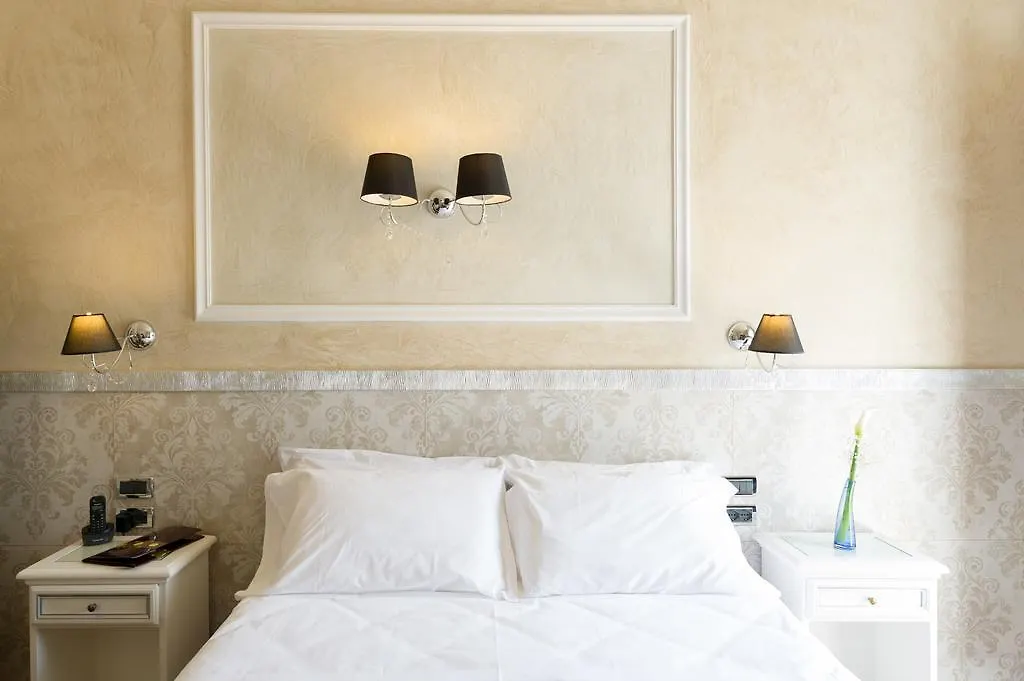 Hotel California Florence 4*,