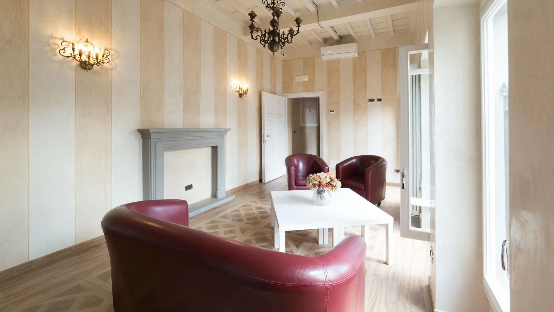Hotel California Florencia 4*,